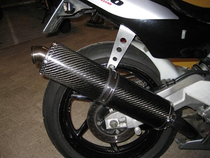 Honda CBR 400 RR billede 4