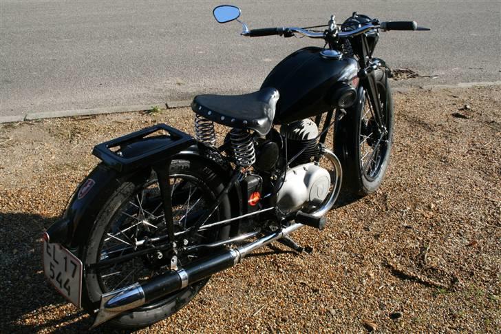Zündapp DB 200 - Den kunne fås i alle farver, - bar den er sort ! - (Ford 1920) billede 17