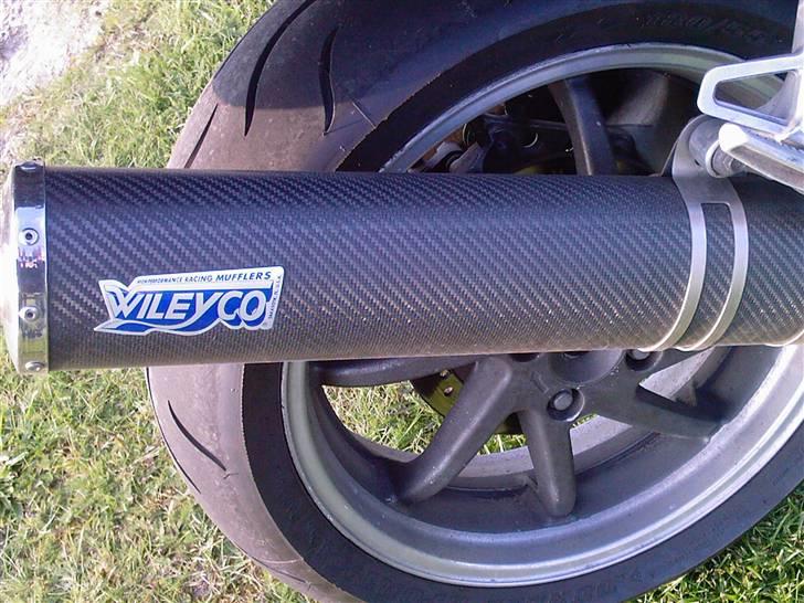 Honda VFR 750 F - RC 36 *SOLGT* - Wileyco Racing Carbon - fin lyd... billede 2