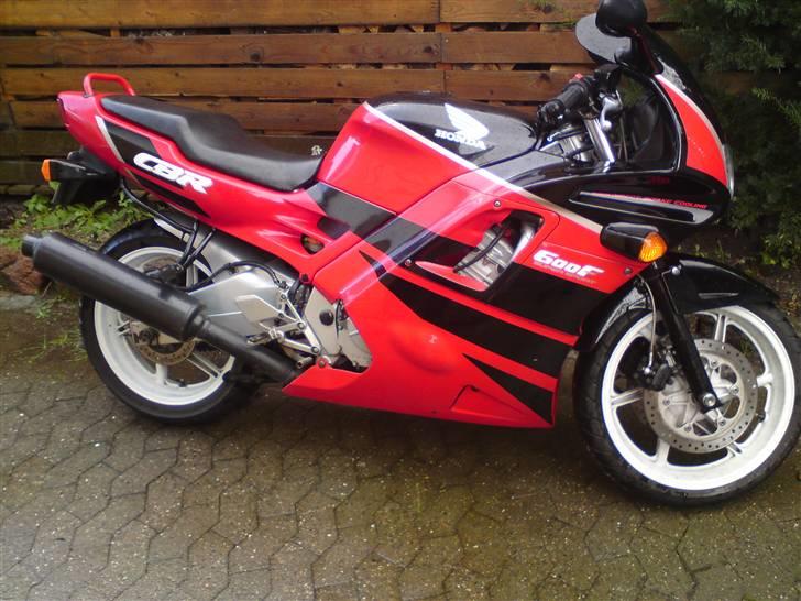 Honda Cbr 600 F *Solgt* billede 1