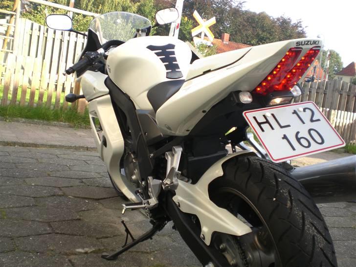 Suzuki sv650ak8 billede 1