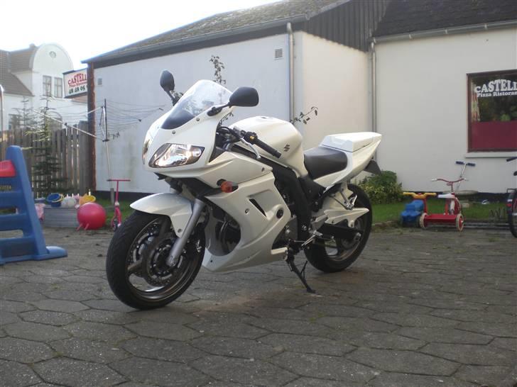 Suzuki sv650ak8 billede 2