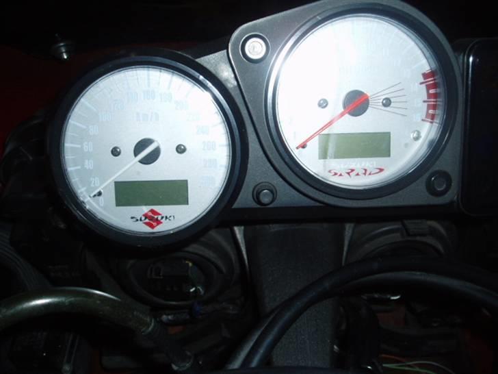 Suzuki gsxr 600 (solgt) - hvide urskiver billede 8