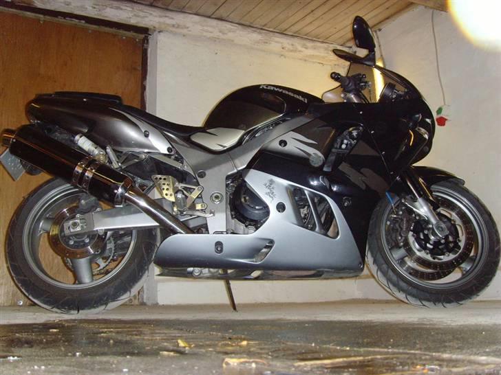Kawasaki ZX9R - SOLGT billede 2
