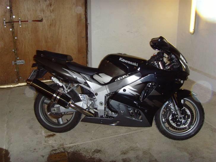 Kawasaki ZX9R - SOLGT billede 4