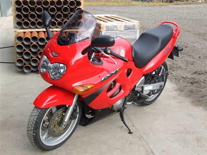 Suzuki GSX 600 F billede 4