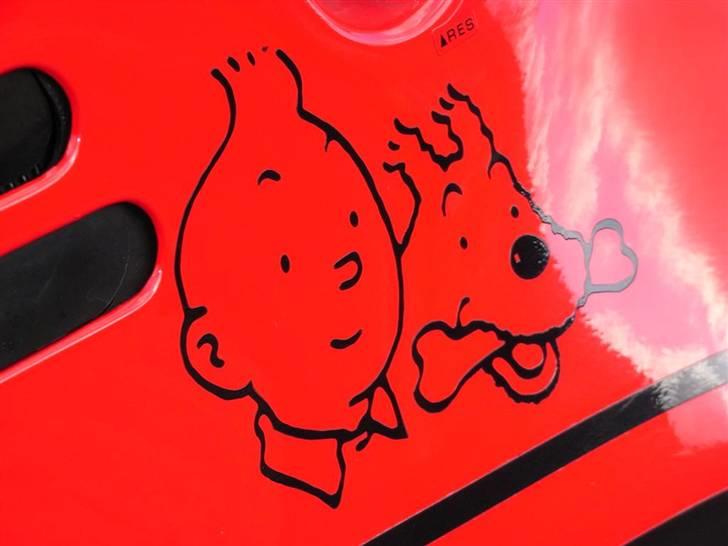 Honda CBR 1000F Tintin edition (Solgt 2018) - Tintin og terri, jeg tror at den tidligere ejer var Tinyin fan, der var også en Tintin nøglering med. billede 8