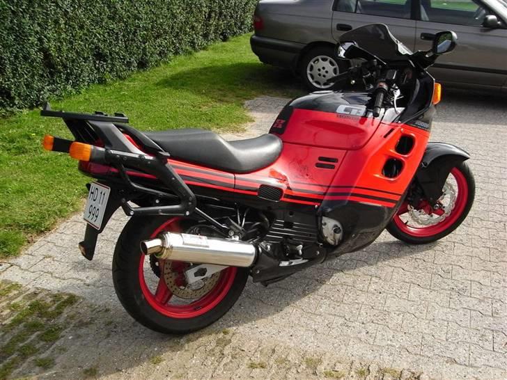 Honda CBR 1000F Tintin edition (Solgt 2018) - Lige efter at jeg havde bygget den nye Tysker over på mit stel. før der kom superbike styr på !! billede 11