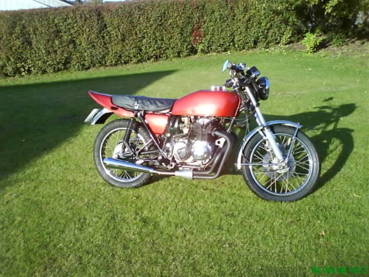 Honda CB 400F billede 1