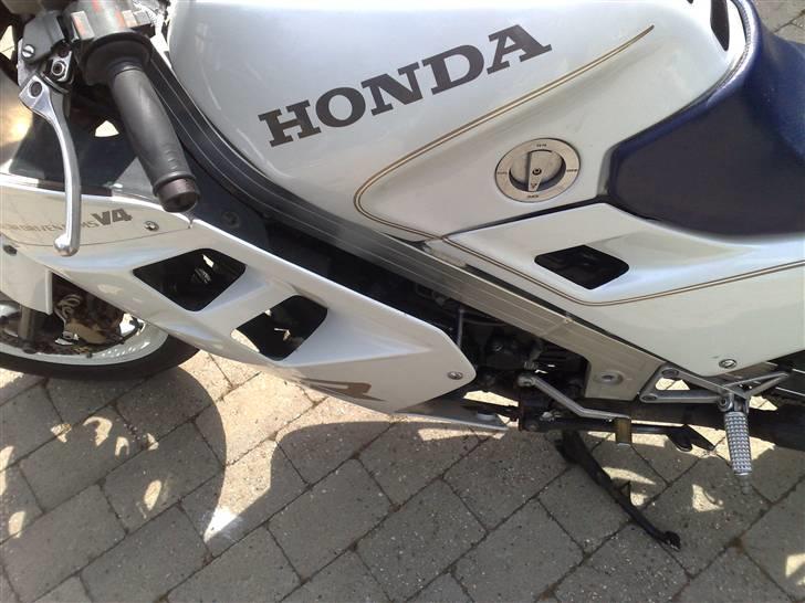 Honda Vfr 750f - V side billede 3