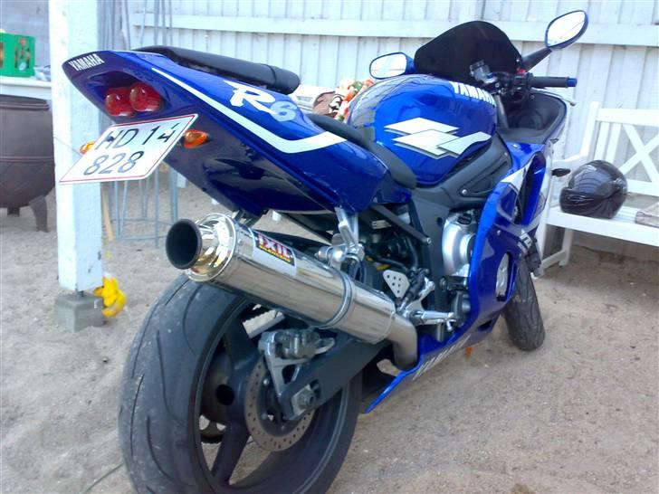 Yamaha R6 billede 2