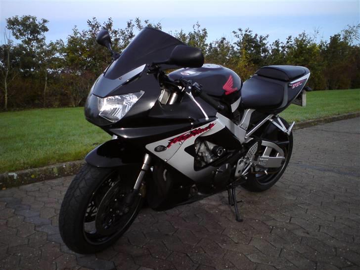 Honda CBR900RR Fireblade - SOLGT! billede 1