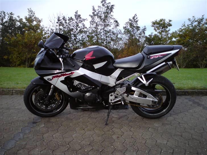 Honda CBR900RR Fireblade - SOLGT! billede 2