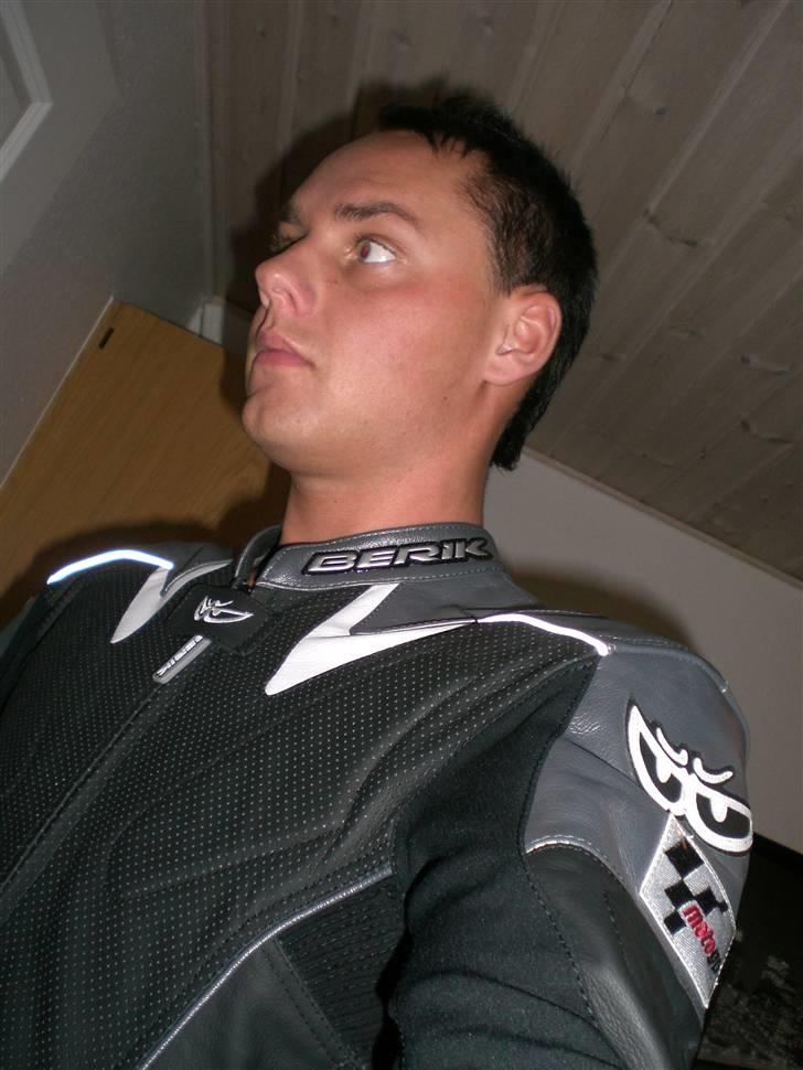 Suzuki TL1000R  *SOLGT* - Jah, det er så manden med cyklen billede 12