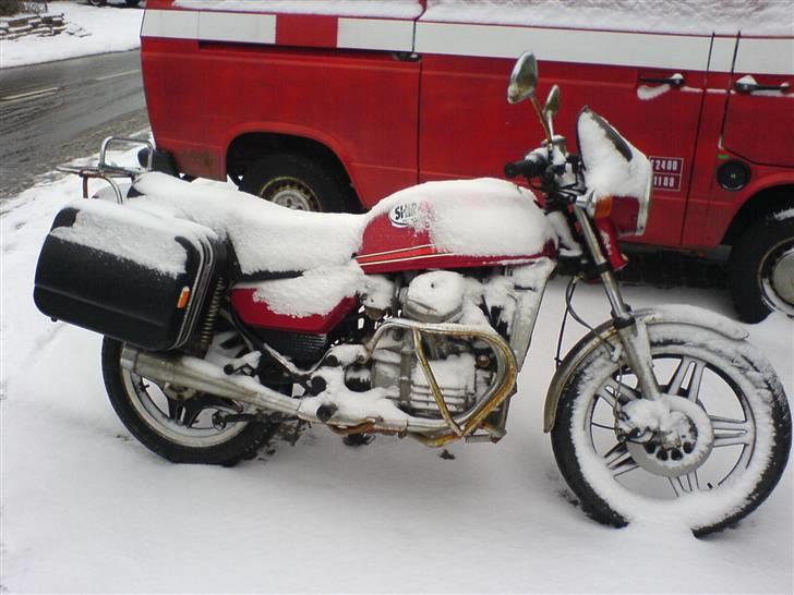 BMW R 80 GS Basic m. Sidevogn - Lige et enkelt billede af den tidligere vintercykel... den gjorde det også oki, men var lidt for top tung i sne... billede 10