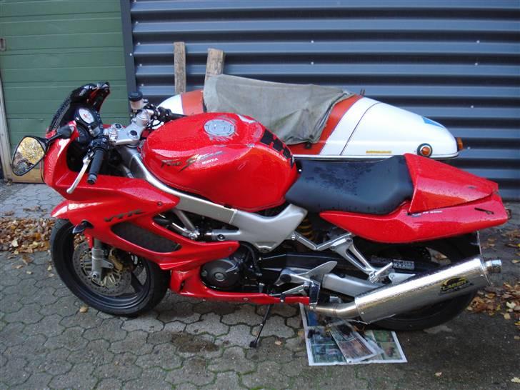 Honda vtr 1000 R.I.P - sådan går det når kvinder kører ud foran en imens du kommer med 70 km/T billede 13