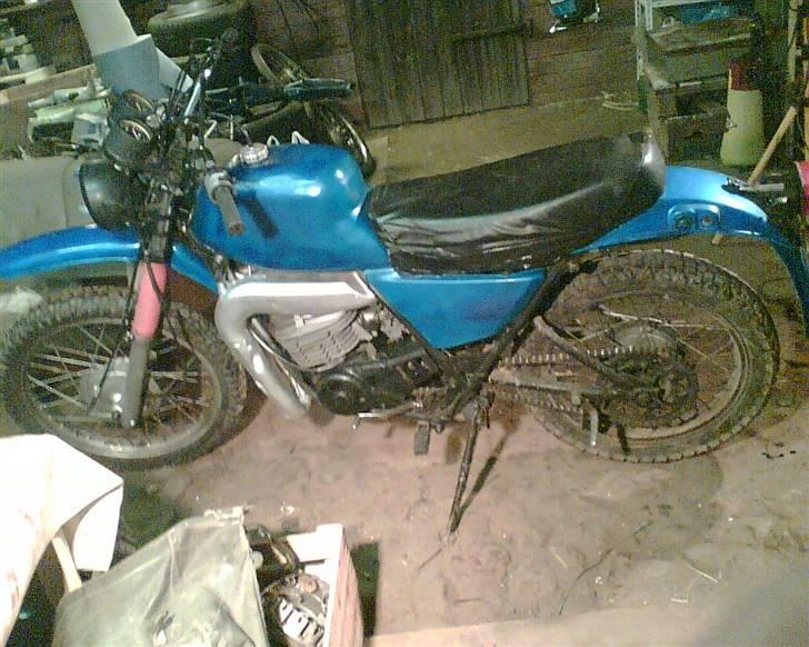 Yamaha dt 250 vinter cykkelen :- - udsøding lige sandblæst og malet billede 4