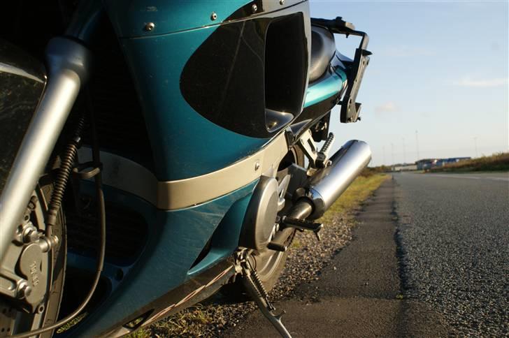 Kawasaki ZZR 600   *SOLGT* billede 3