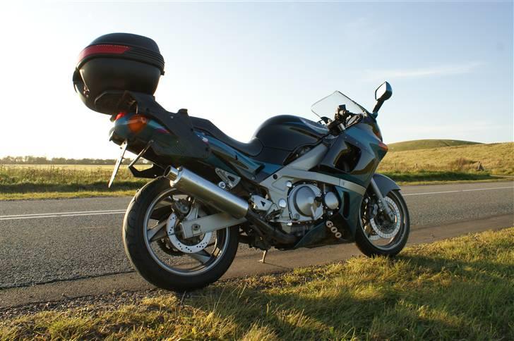 Kawasaki ZZR 600   *SOLGT* billede 8