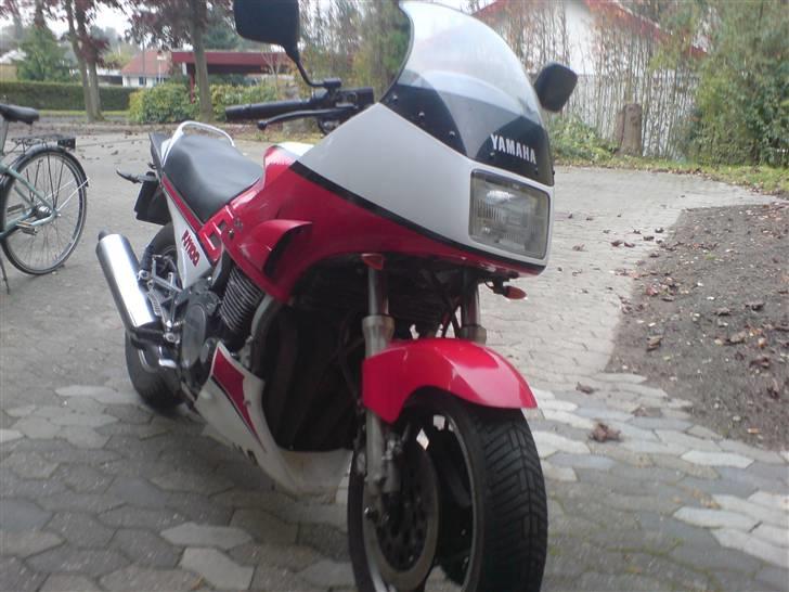 Yamaha fj 1100 SOLGT - den har heldigvis ikke nogen køresjener....vrouum billede 3