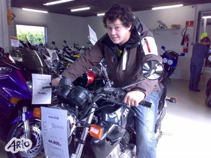 Honda CB 500 - Der vi var nede at kigge på den (: Den er købt hos Auto85 i Aalborg (: billede 10