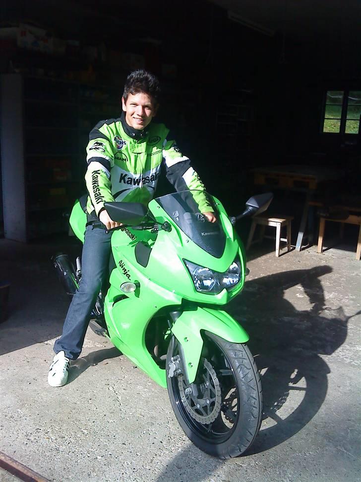 Kawasaki Ninja 250 R *SOLGT* - Første gang jeg nogensinde sad på min dejlige ninja : ) billede 8