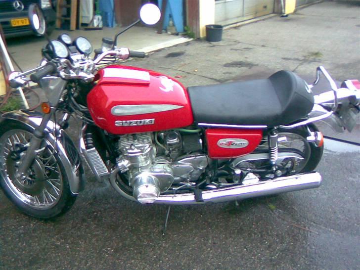 Suzuki GT 750 Vandbøffel billede 1