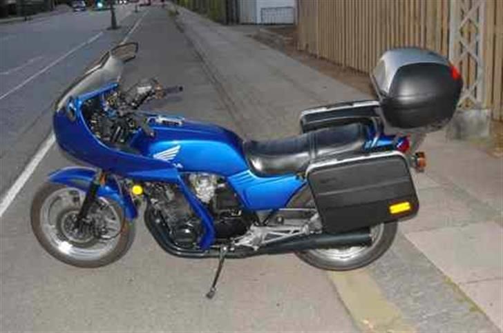 Honda CB900F2 Bol d'or - Touringklar..gamle Krauser tasker og ny Hepco topboks, står da OK alligevel :o)) billede 14