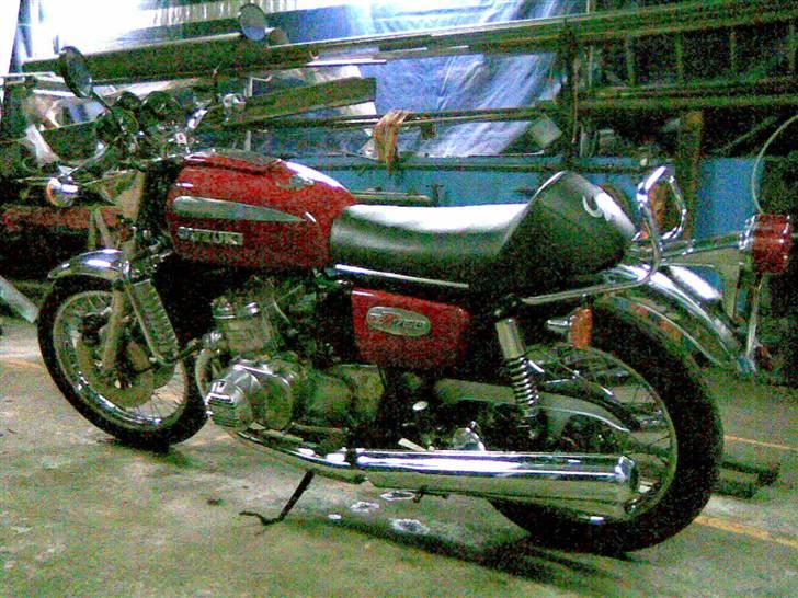 Suzuki GT 750 Vandbøffel billede 7