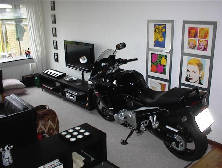 Suzuki GSX 650 F --> Solgt - Vinter pladsen. rart og tørt. :) billede 2