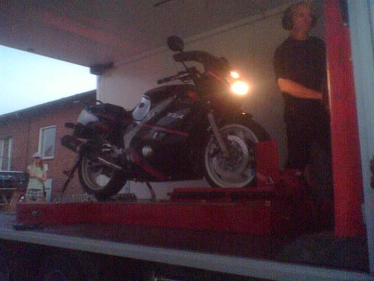 Yamaha FZR 600 - Desværre lavede den lort i det og stoppede ved 8.000 rpm = 71 hk billede 8