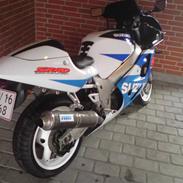 Suzuki GSX R