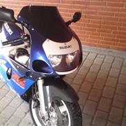 Suzuki GSX R
