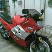 Honda VFR 750F *Solgt*