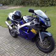 Suzuki GSXR 600