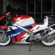 Honda VFR 400 R NC 30