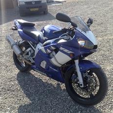 Yamaha R6