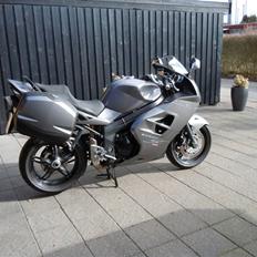 Triumph sprint st 1050