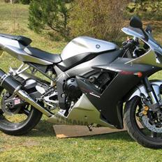 Yamaha yzf r1