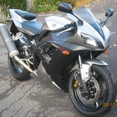 Yamaha yzf r1