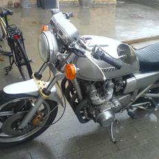 Suzuki GS750