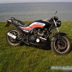 Kawasaki gpz 750 projekt 