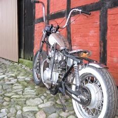 Honda cb450 "rat bobber"