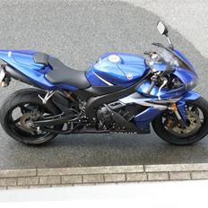 Yamaha YZF R1