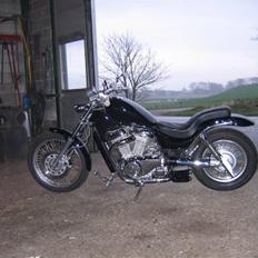 Suzuki Intruder
