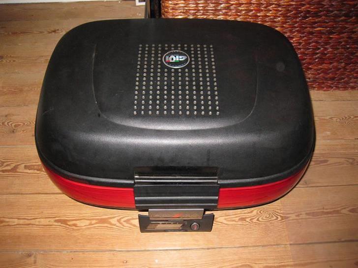 Suzuki GS 500 E ** SOLGT ** - Topboks monteres ved særlige lejligheder - Dronningens fødselsdag måske? *gg* billede 3