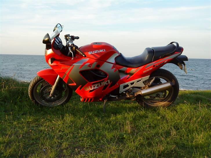 Suzuki GSX 600 F SOLGT! billede 8