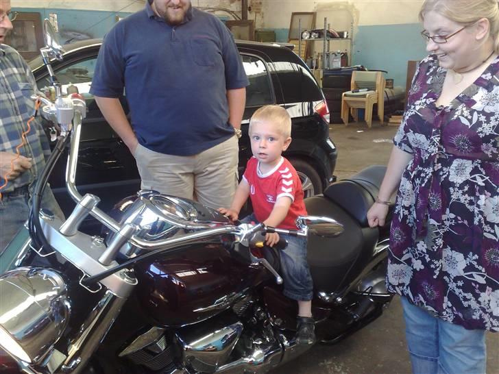 Suzuki vlr 1800 intruder død - min lille nevø på suzukien billede 6