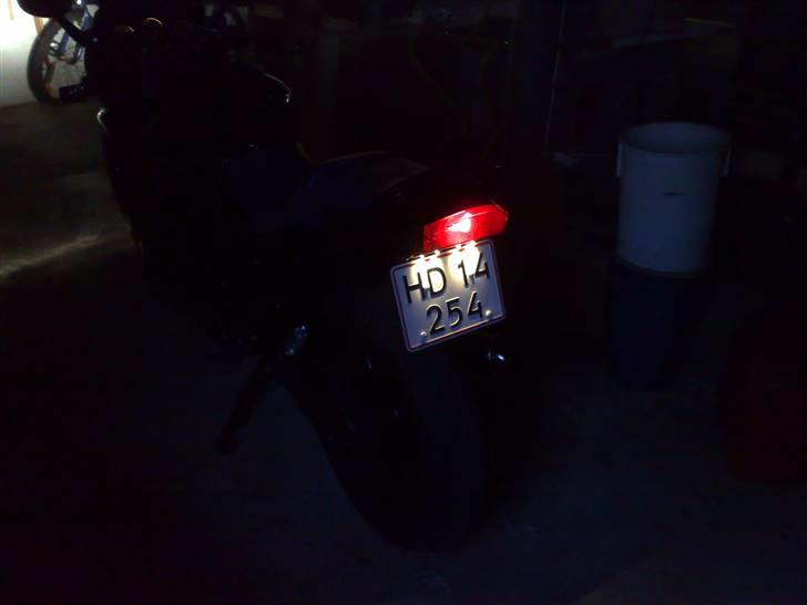 Suzuki GSX 600 F 1997 - Solgt - Nummerpladelys af dioder, synes det ser fedt ud.. billede 3