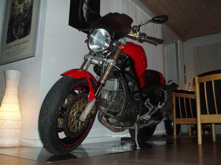 Ducati Monster 900 billede 2